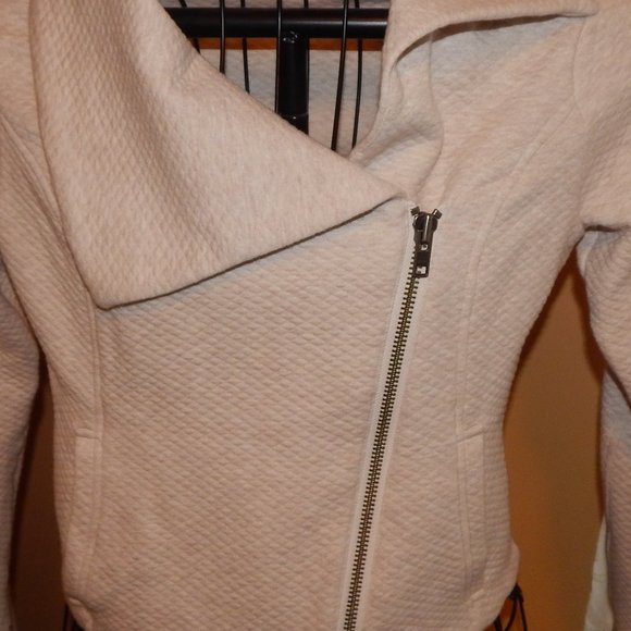 Ladies Cabi Zippered-Front Jacket - Size XS - Long Sleeve - Beige - Picture 2 of 7